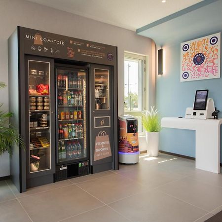 Campanile Smart Lyon Est - Eurexpo Bron Aviation Hotel Saint-Priest  Eksteriør billede