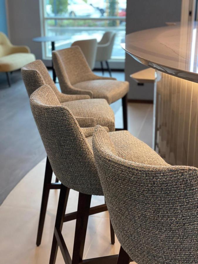Campanile Smart Lyon Est - Eurexpo Bron Aviation Hotel Saint-Priest  Eksteriør billede