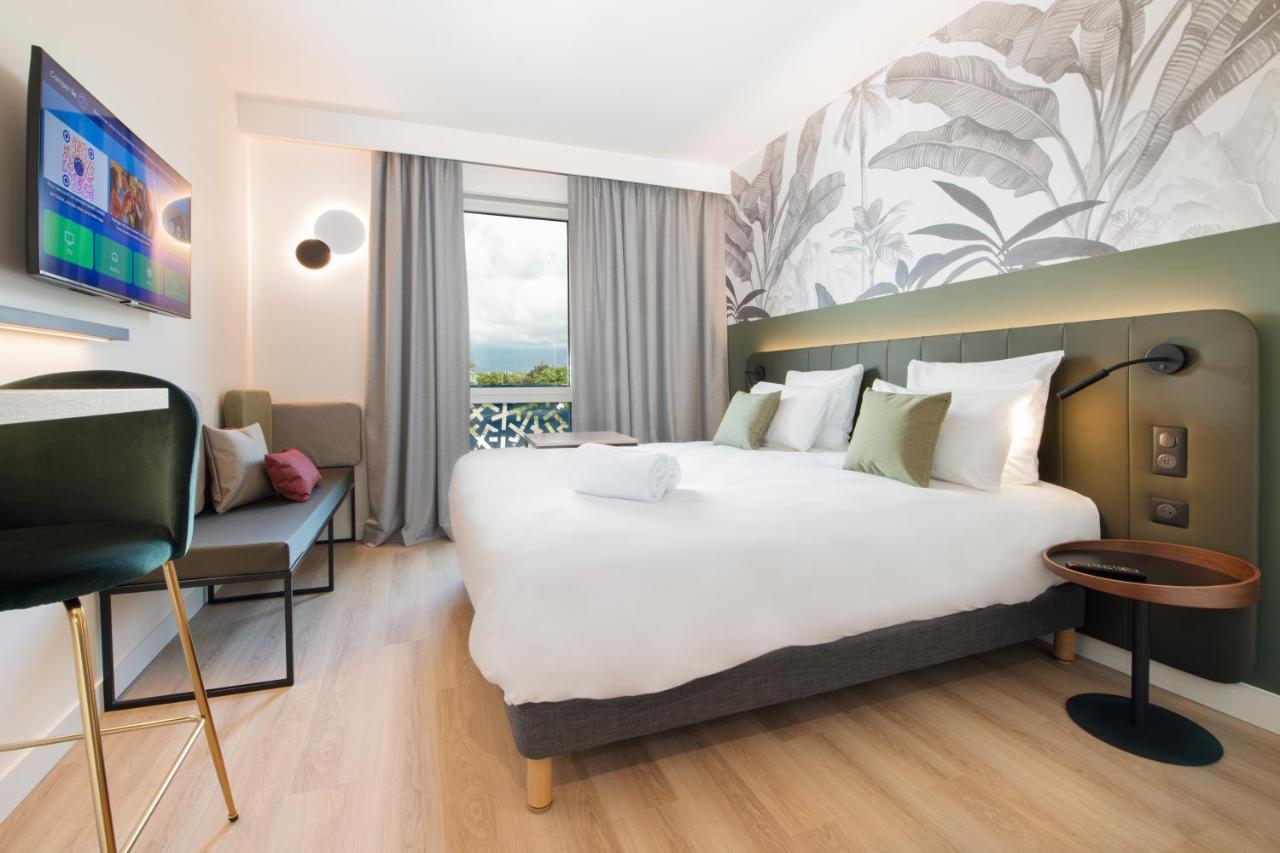 Campanile Smart Lyon Est - Eurexpo Bron Aviation Hotel Saint-Priest  Eksteriør billede