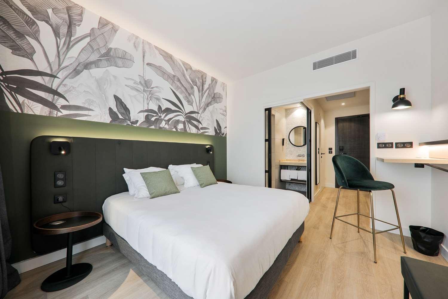 Campanile Smart Lyon Est - Eurexpo Bron Aviation Hotel Saint-Priest  Eksteriør billede