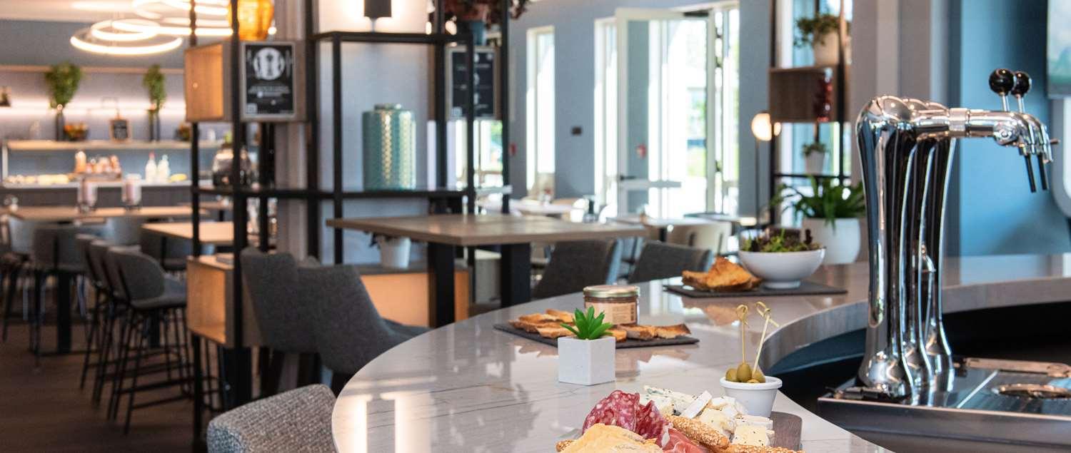 Campanile Smart Lyon Est - Eurexpo Bron Aviation Hotel Saint-Priest  Eksteriør billede